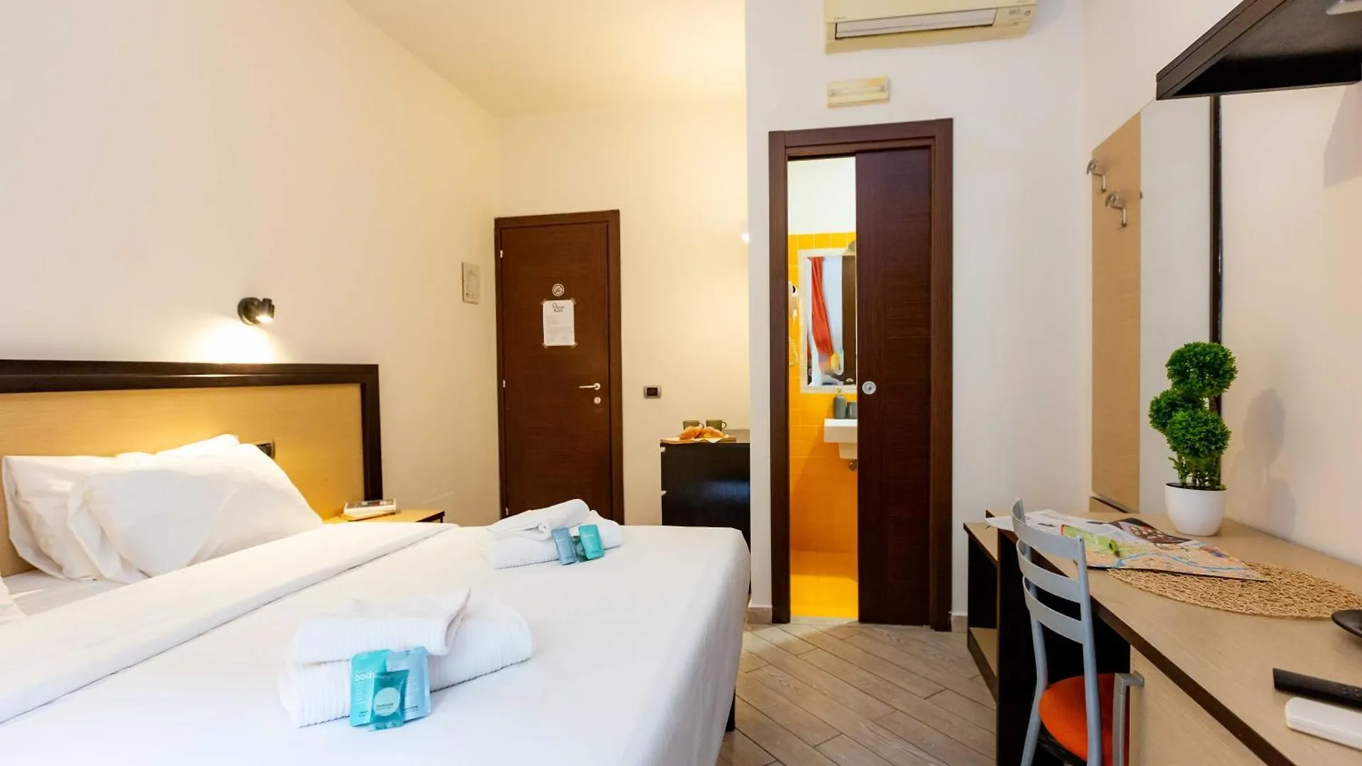 Guest house Termini - Zen Guesthouse- Zen01 Rome Italy