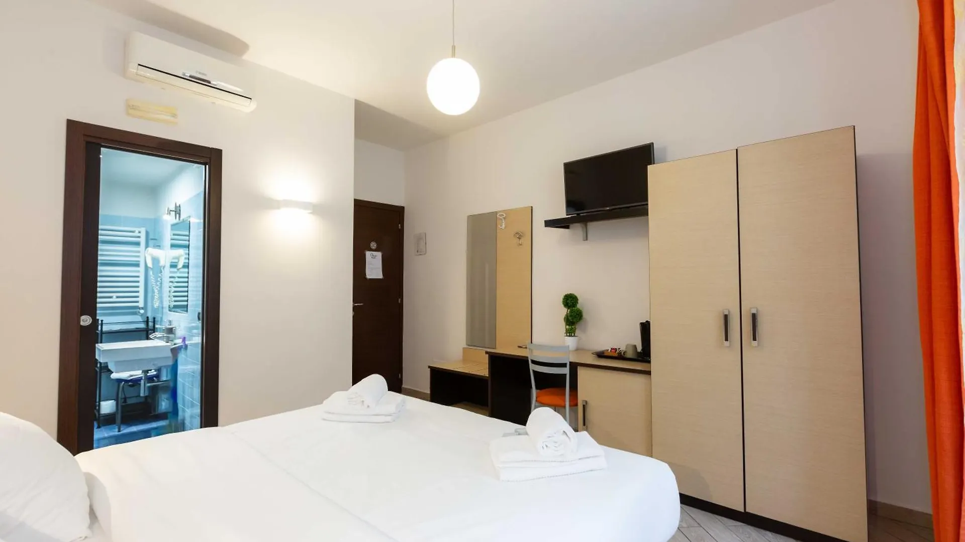 Termini - Zen Guesthouse- Zen01 Rome Italy